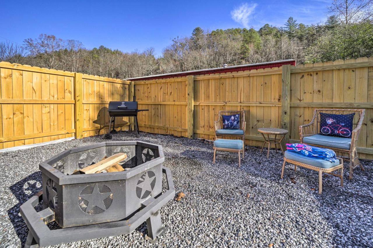 Smoky Mountain Vacation Rental With Hot Tub And Kayaks 위티어 외부 사진