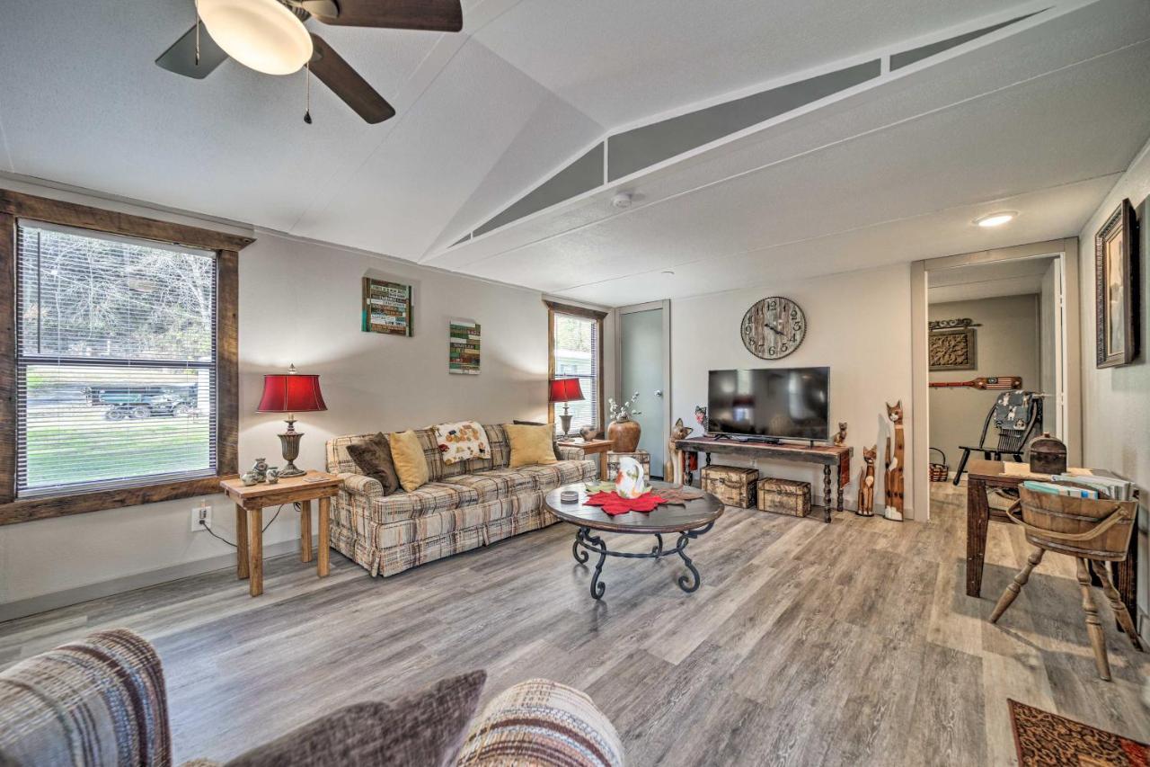 Smoky Mountain Vacation Rental With Hot Tub And Kayaks 위티어 외부 사진