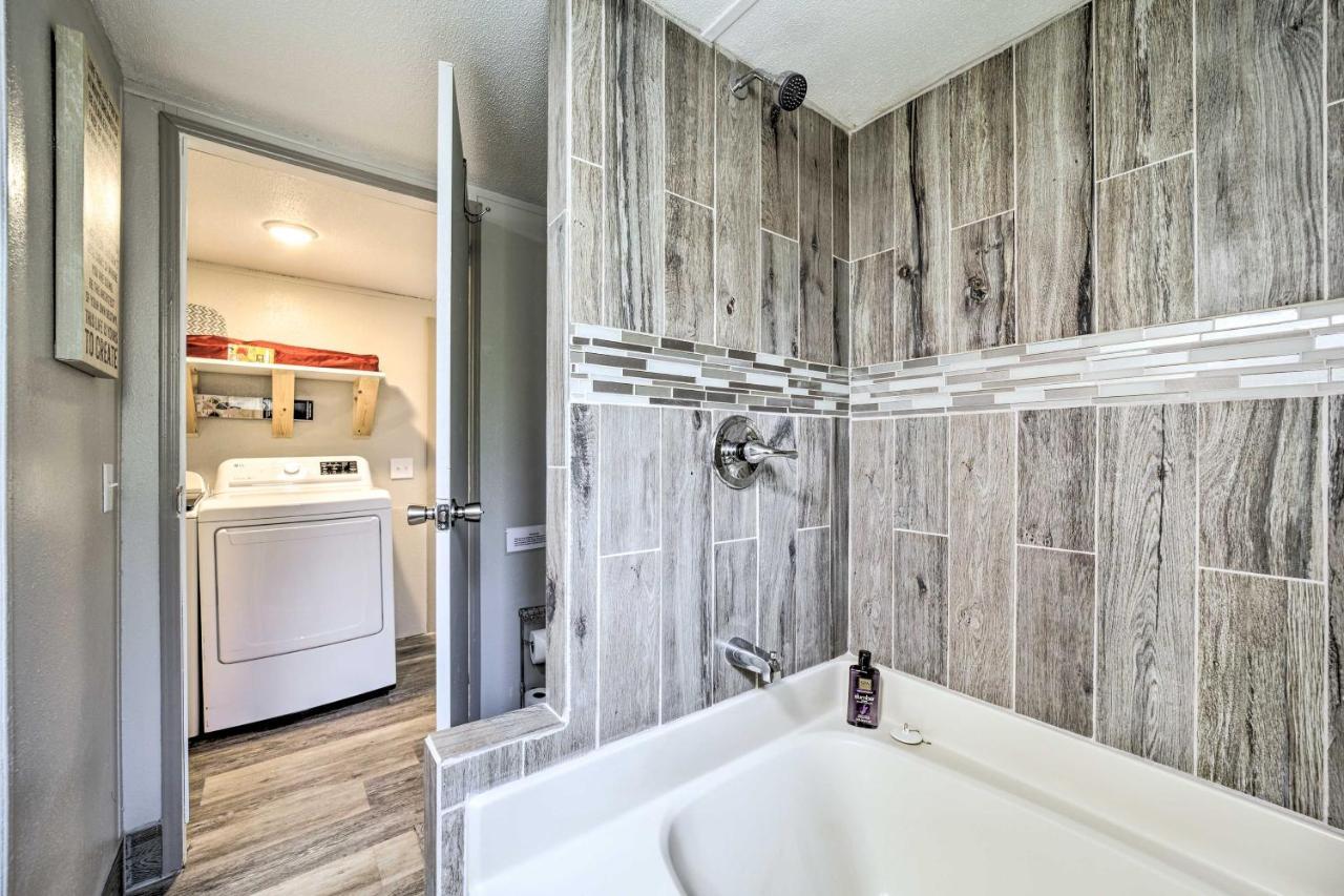 Smoky Mountain Vacation Rental With Hot Tub And Kayaks 위티어 외부 사진